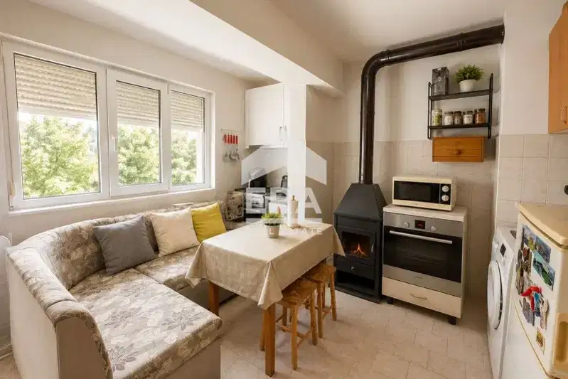 Two-room apartment with three separate rooms in Vladislav Varnenchik, Varna