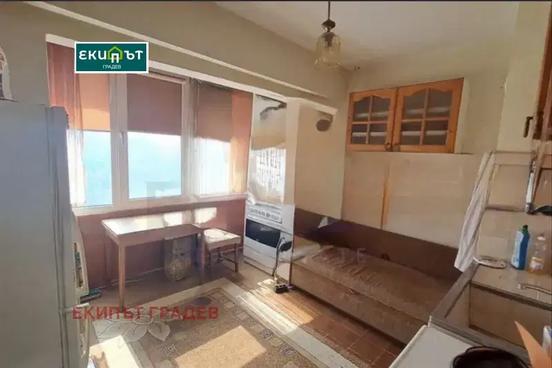 Three-room apartment with terrace in Vladislav Varnenchik 1, Varna