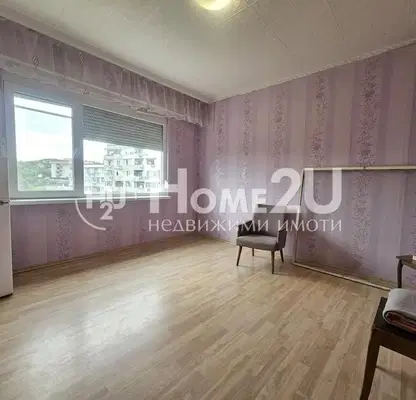 Photo 2 — Three-room apartment with 3 separate rooms in Vladislav Varnenchik, Varna
