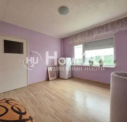 Photo 3 — Three-room apartment with 3 separate rooms in Vladislav Varnenchik, Varna