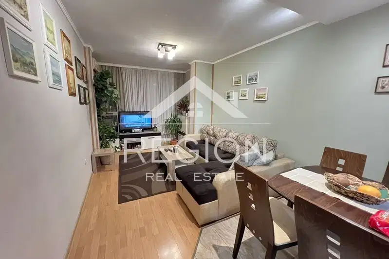 Three-room apartment in Vladislavovo, Varna with glazed balcony
