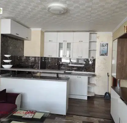 Photo 2 — Spacious 4-room apartment in Vladislav Varnenchik with a view