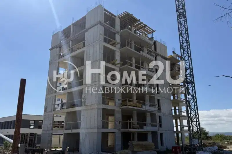 Two-room apartment with terrace in Vladislav Varnenchik, Varna
