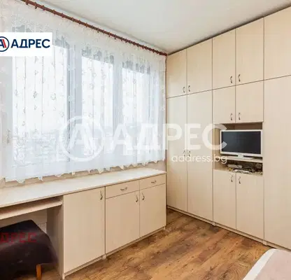 Снимка 2 — Просторен 4-стаен апартамент във Възраждане 1, Варна с тераса