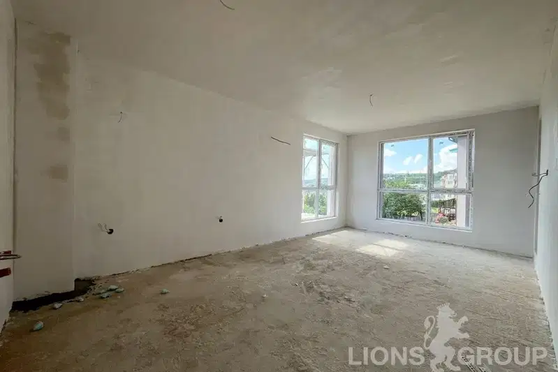 Two-room apartment with parking space in Vazrazhdane 3, Varna