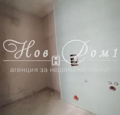 Снимка 4 — Двустаен апартамент в Възраждане 3 с балкон и асансьор