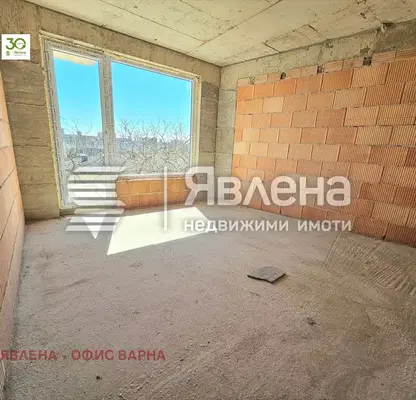 Снимка 2 — Тристаен апартамент с паркомясто във Възраждане 3, Варна
