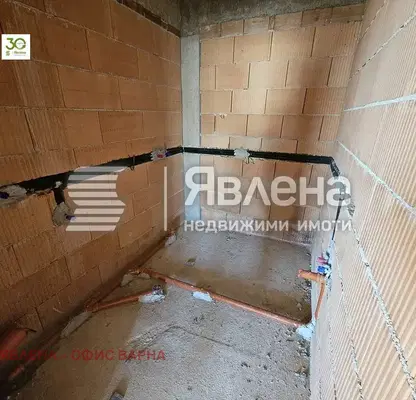 Снимка 4 — Тристаен апартамент с паркомясто във Възраждане 3, Варна