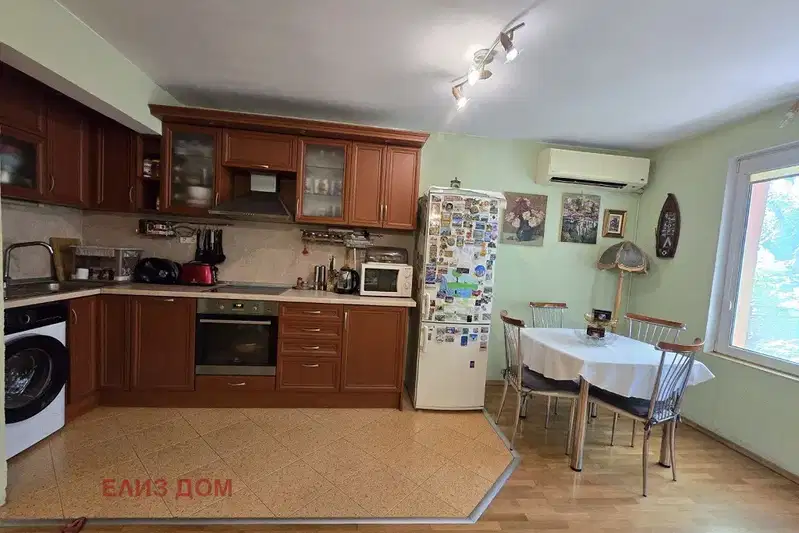 3-bedroom apartment in Varna, Zimno Kino Trakiya