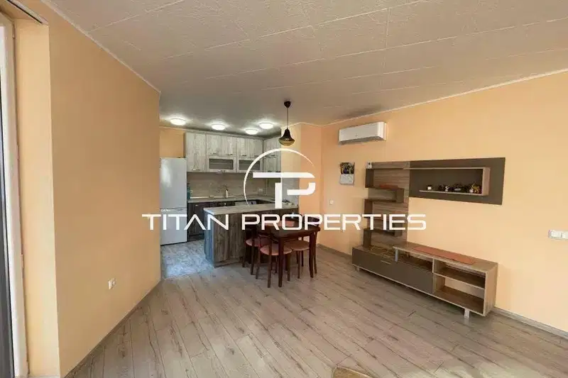 Three-room apartment with parking space in Zimno Kino Trakiya, Varna