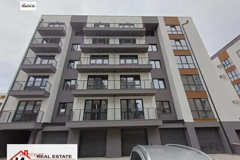 Тристаен апартамент с тераса в Акация, Велико Търново