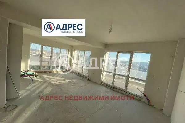 Тристаен апартамент във Велико Търново, Център
