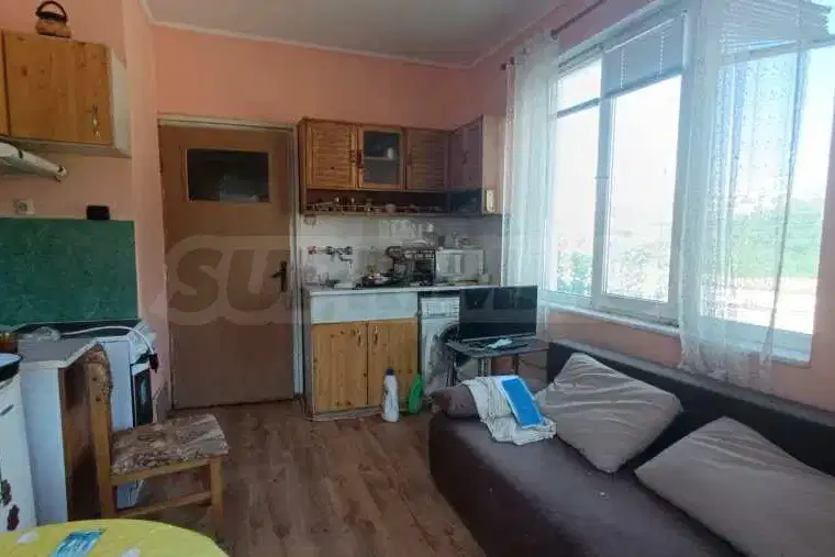 Тристаен апартамент с две спални в центъра на Велико Търново