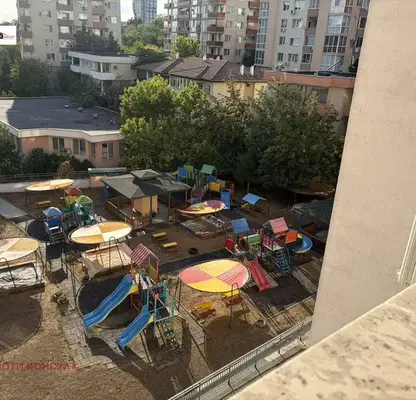 Снимка 5 — Просторен 2-стаен апартамент в Центъра на Велико Търново с тераса