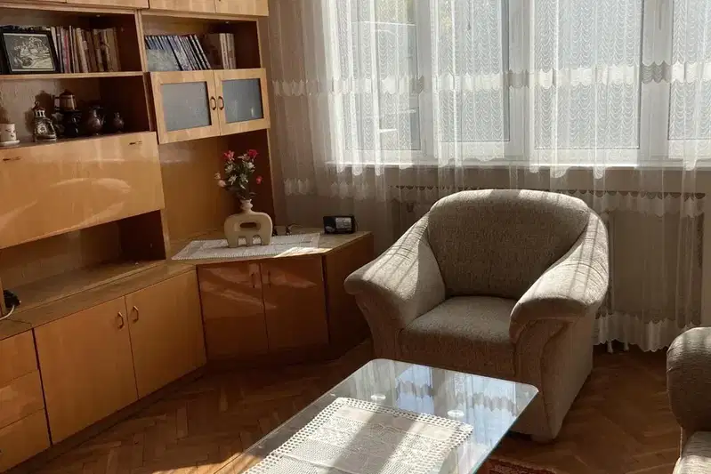 Тристаен апартамент във Велико Търново, Център
