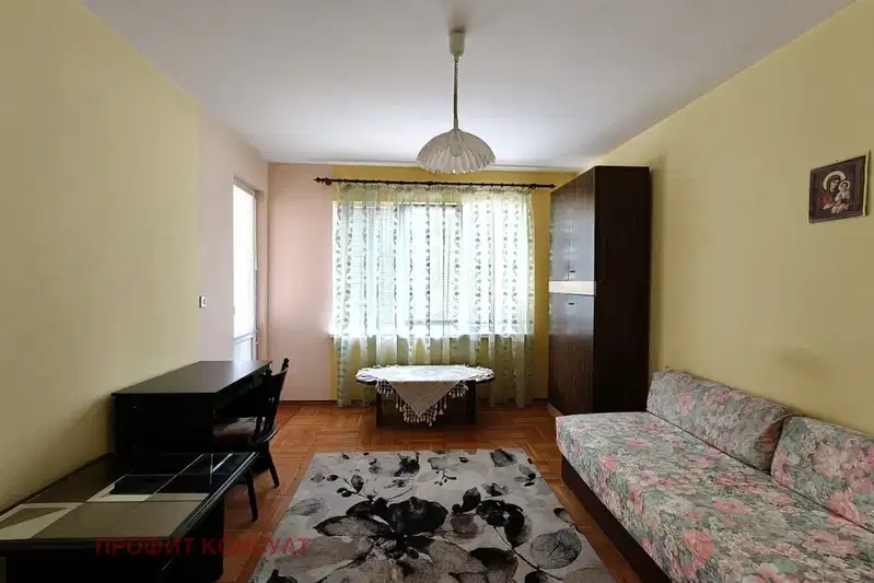 3-bedroom apartment in Veliko Tyrnovo, Centyr