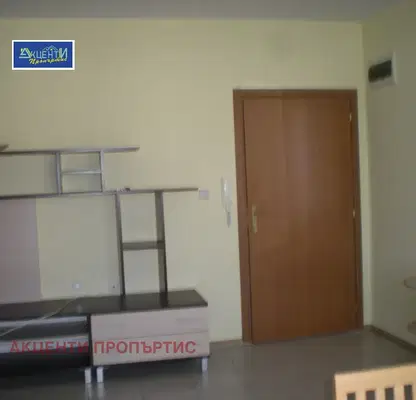 Снимка 5 — Двустаен апартамент във Велико Търново, Колю Фичето