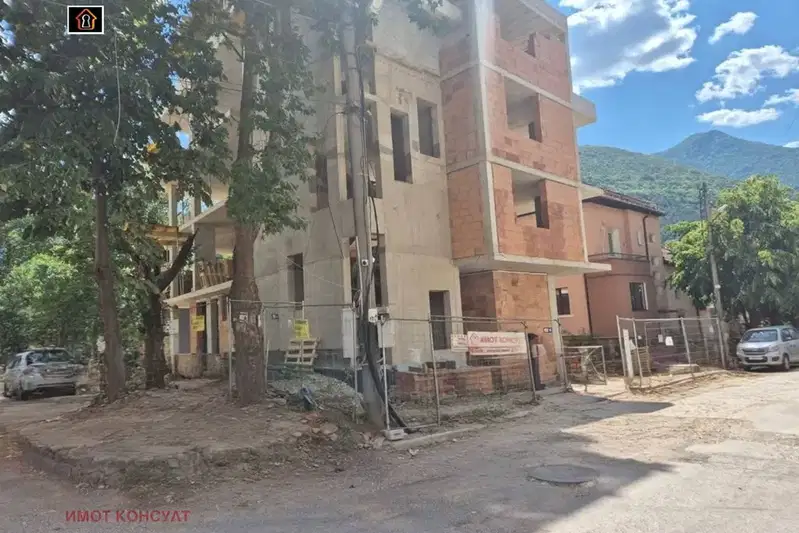 3-bedroom apartment in Vraca, Centyr