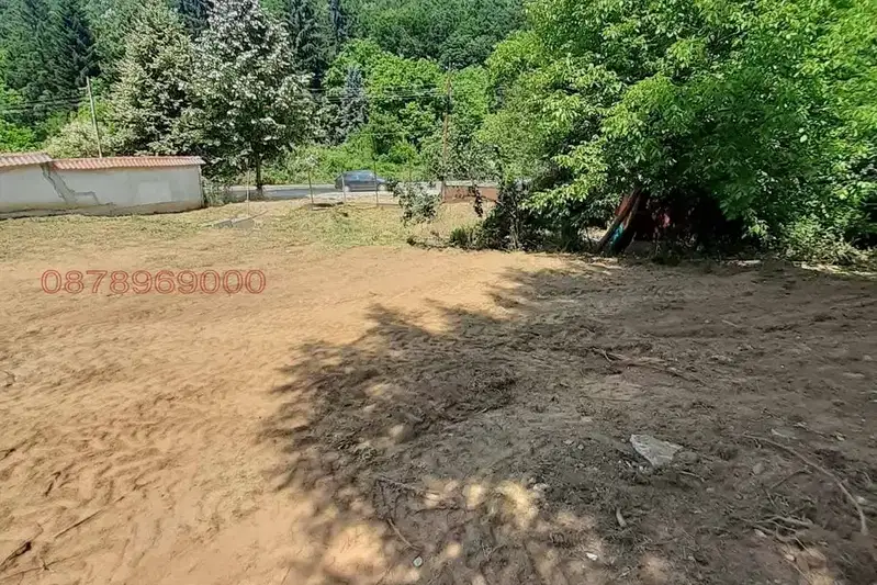 Парцел в София, Ботевград