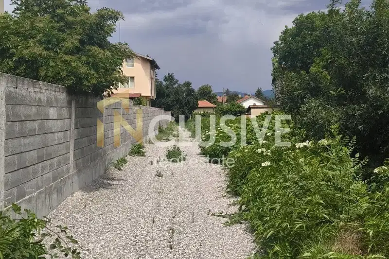Plot in Novi Iskyr