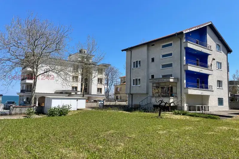 Парцел в Бургас, Обзор