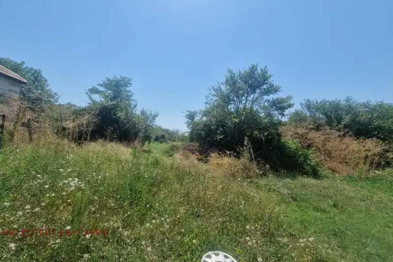 Plot in Varna, Avren