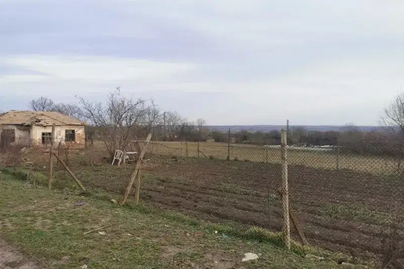 Plot in Varna, Avren