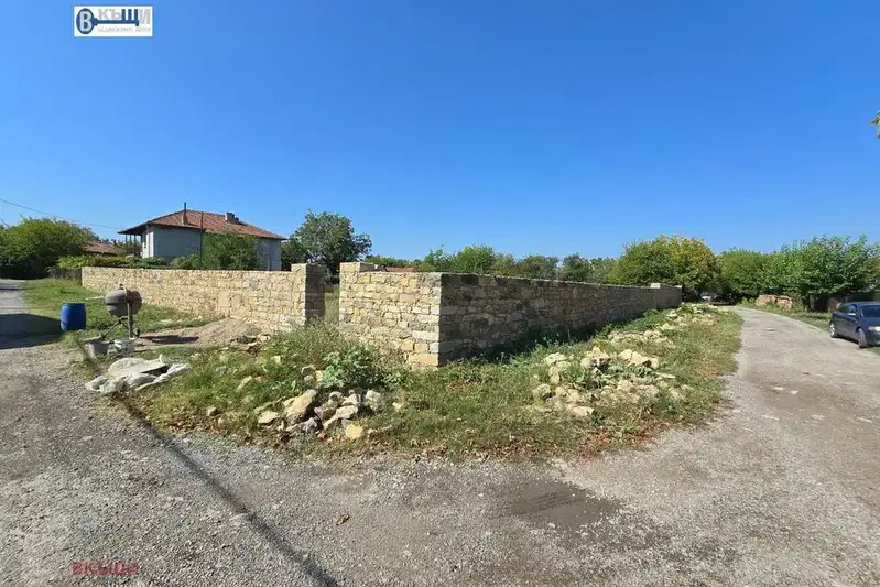 Plot in Veliko Tyrnovo, Balvan