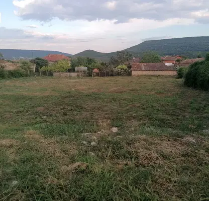 Снимка 4 — Парцел в Добрич, с. Църква
