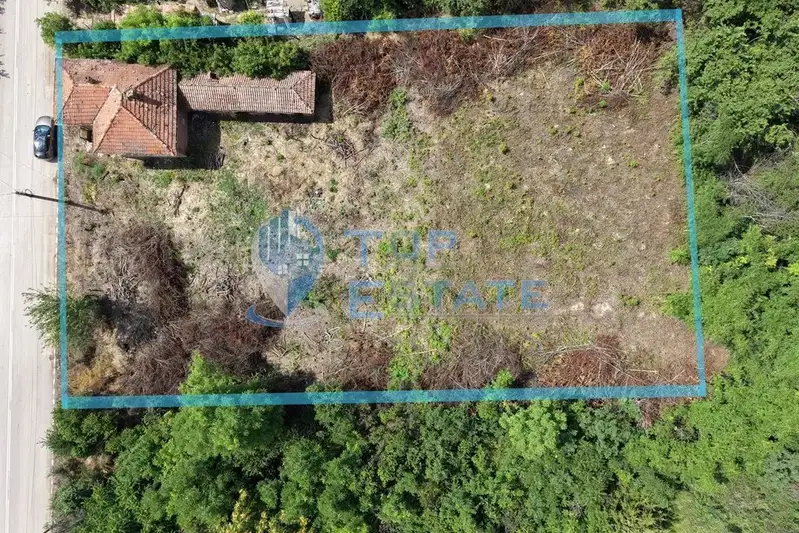 Plot in Oblast Veliko Tyrnovo, Dragomirovo