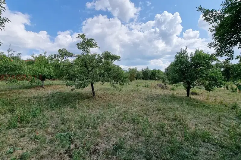 Парцел в Перник, с. Големо Бучино