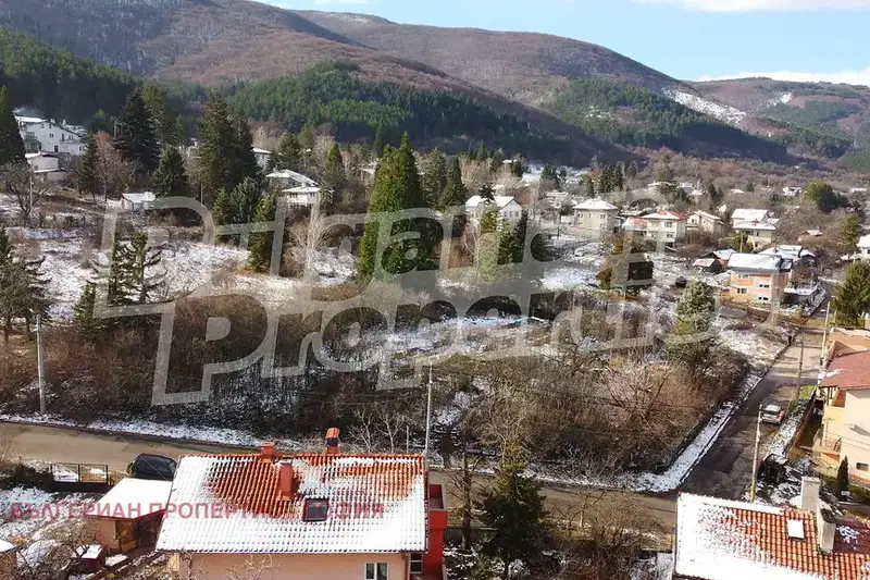 Парцел в с. Лозен
