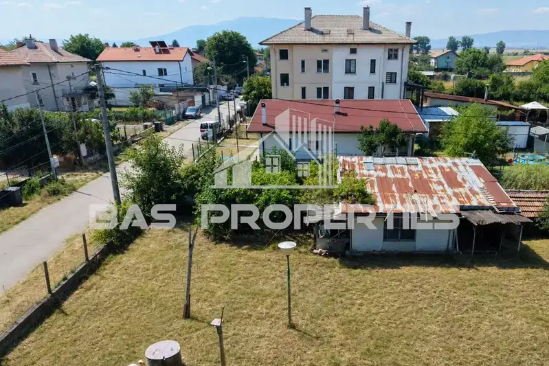 Plot in Mirovyane