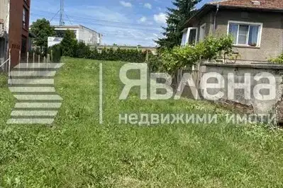 Plot in област София, Petyrch