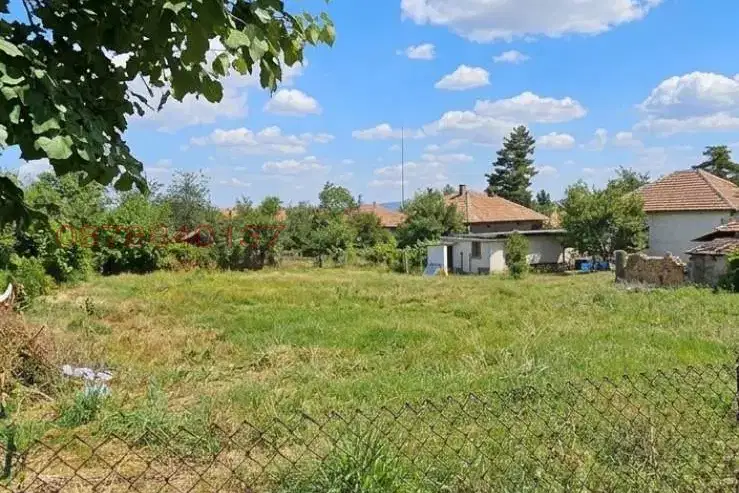 Plot in Oblast Veliko Tyrnovo, Polikraishte