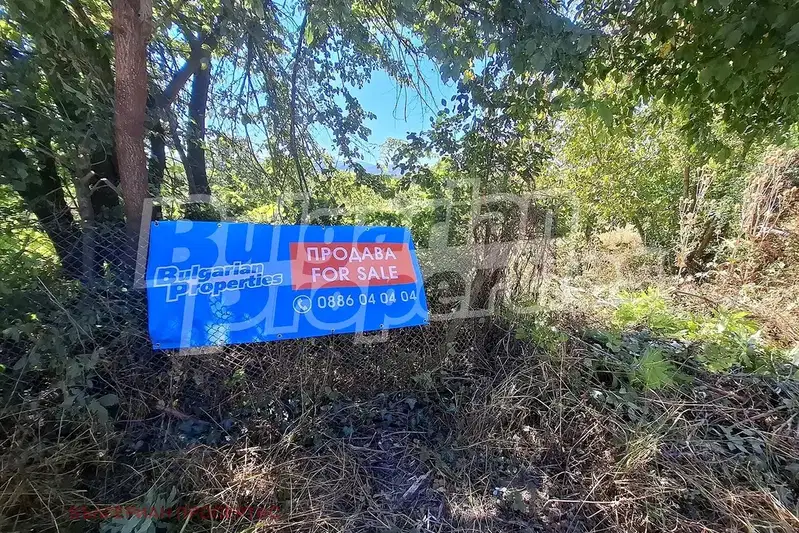 Plot in Veliko Tyrnovo, s. Rayuvtsi