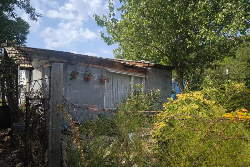Plot in Shumen, Pod Manastira