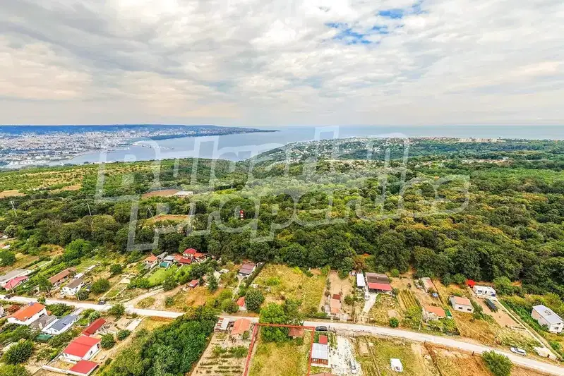 Парцел във Варна, м-т Боровец - север