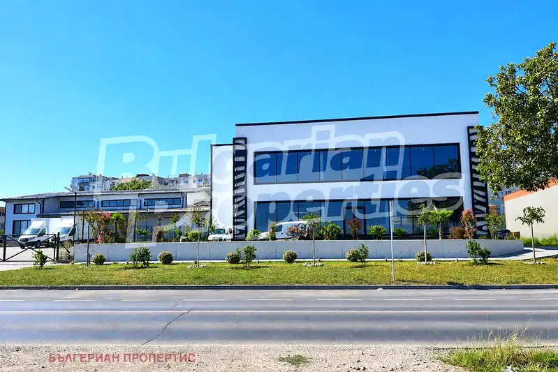 Industrial Building in Veliko Tyrnovo, Lyaskovec