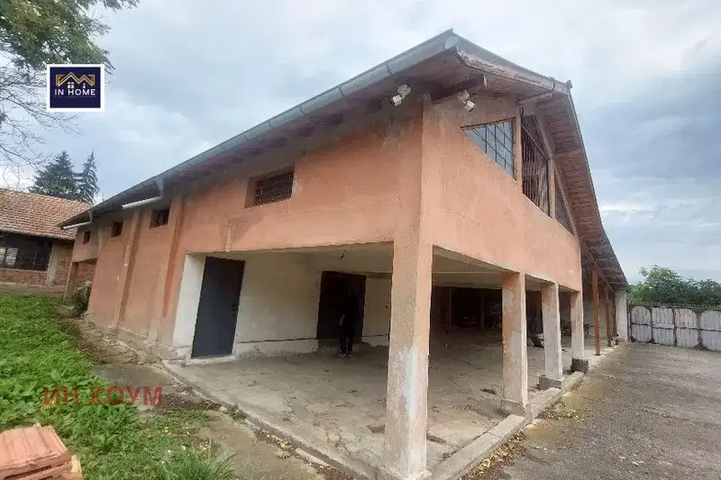 Industrial Building in Vraca, Brusen