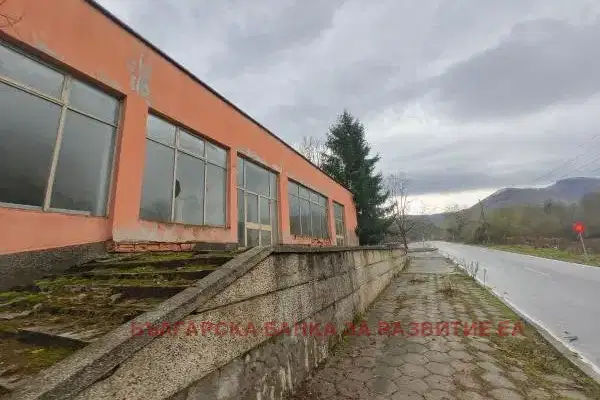 Industrial Building in Lovech, Lesidren