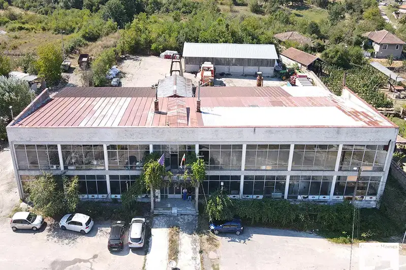 Industrial Building in Veliko Tyrnovo, Velchevo