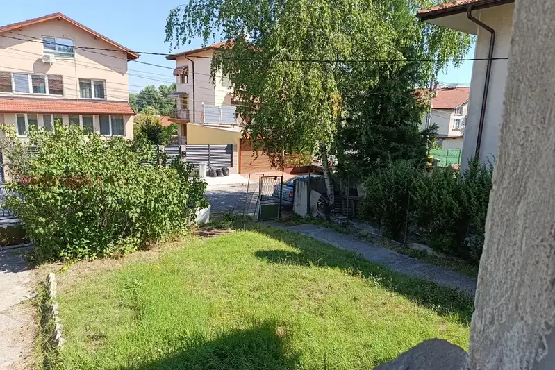 Етаж от къща в Банкя