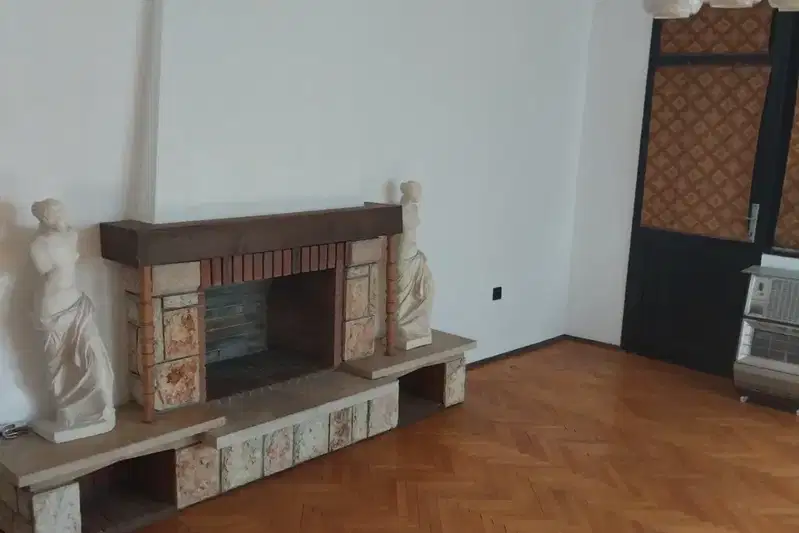 Floor of House in Kyustendil, Dupnica