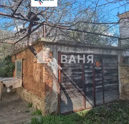 Снимка 4 — Двуетажна къща с гараж и двор в гр. Карлово