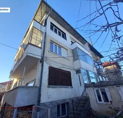 Photo 3 — Floor of House in Kyustendil, Mogilata