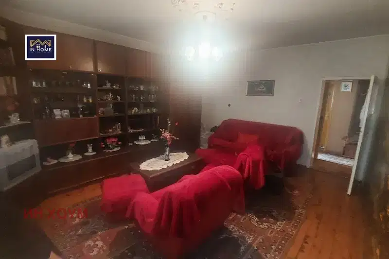 Floor of House in Oblast Vraca, Mezdra