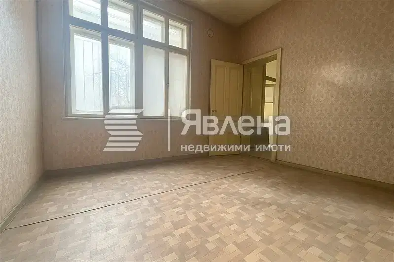 Floor of House in Plovdiv, Centyr