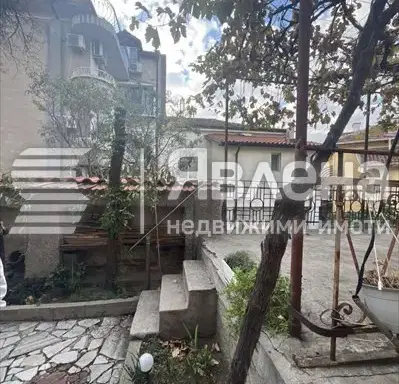 Photo 2 — Floor of House in Plovdiv, Centyr