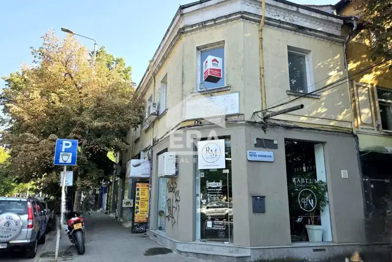Spacious 4-room apartment in Center, Ruse with terrace